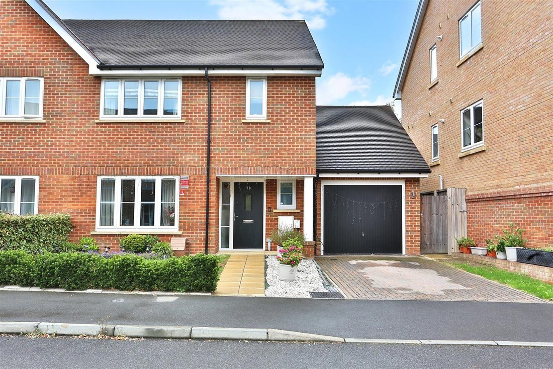 House in Ewell Court, Epsom and Ewell, England 1 - 18233675
