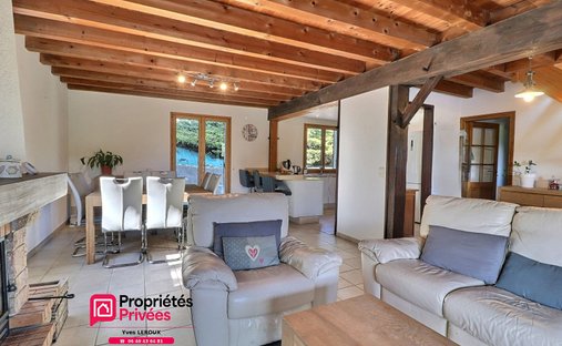 Villa in Marlioz, Auvergne-Rhône-Alpes, France 1