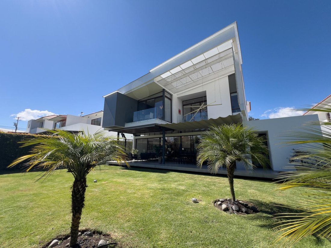 House in Quito, Pichincha, Ecuador 2 - 18223679