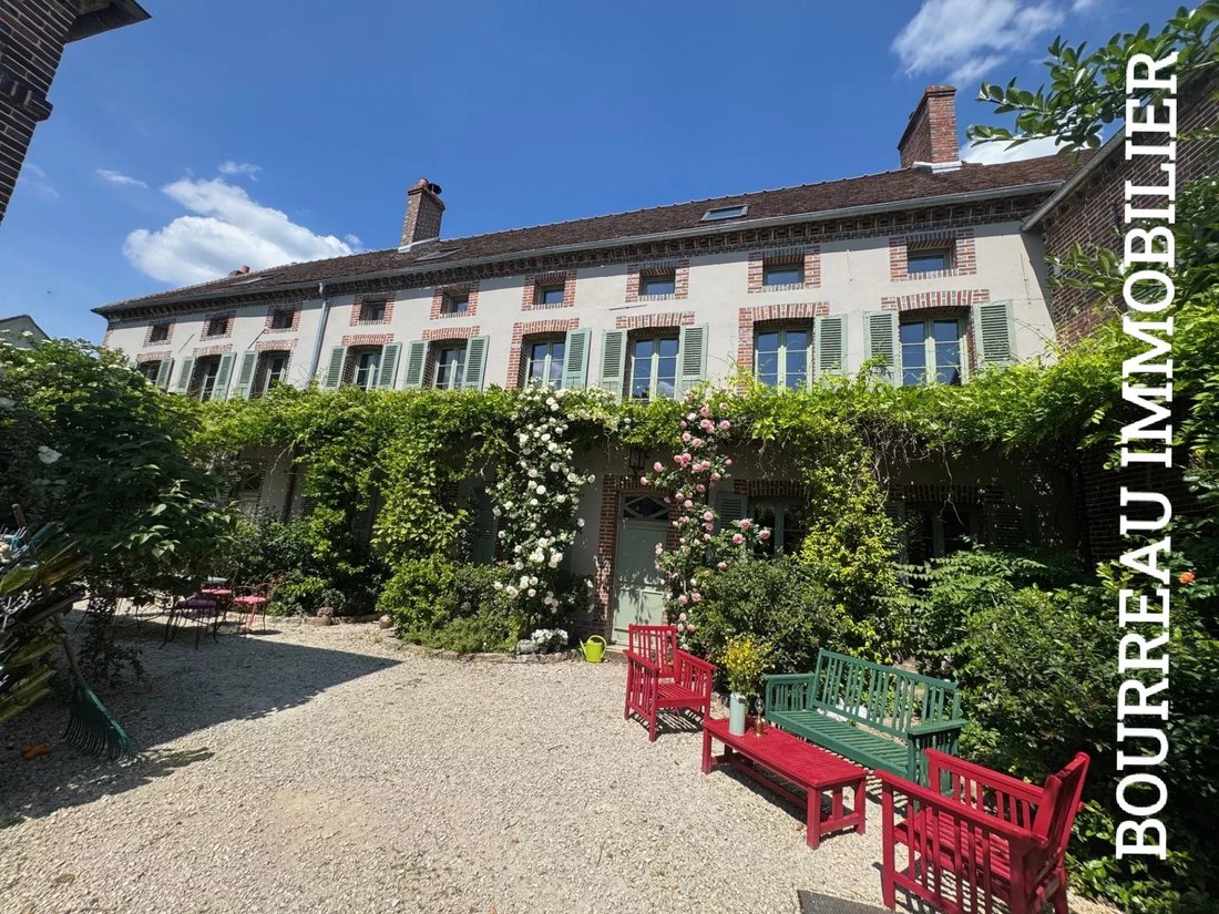 Estate in Cezy, Bourgogne – Franche-Comté, France 2 - 15666326