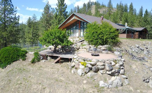 House in Nine Mile Falls, Washington, United States 1