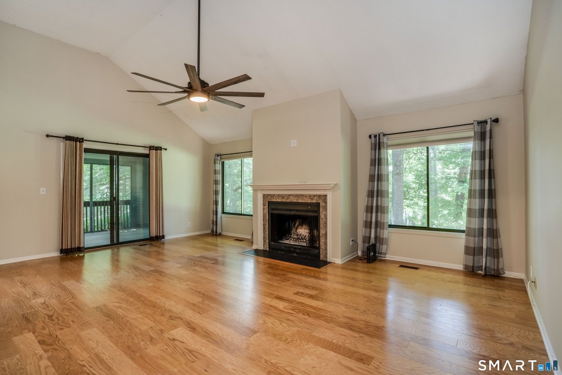 Condo in Avon, Connecticut, United States 2 - 18226132