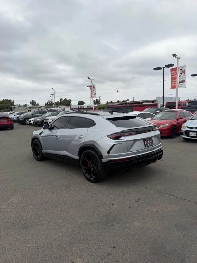 Suv in Costa Mesa, CA, United States 5 - 17877397