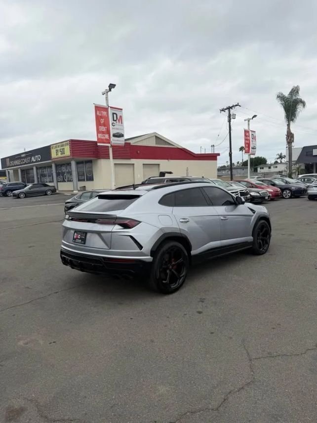 Suv in Costa Mesa, CA, United States 4 - 17877397