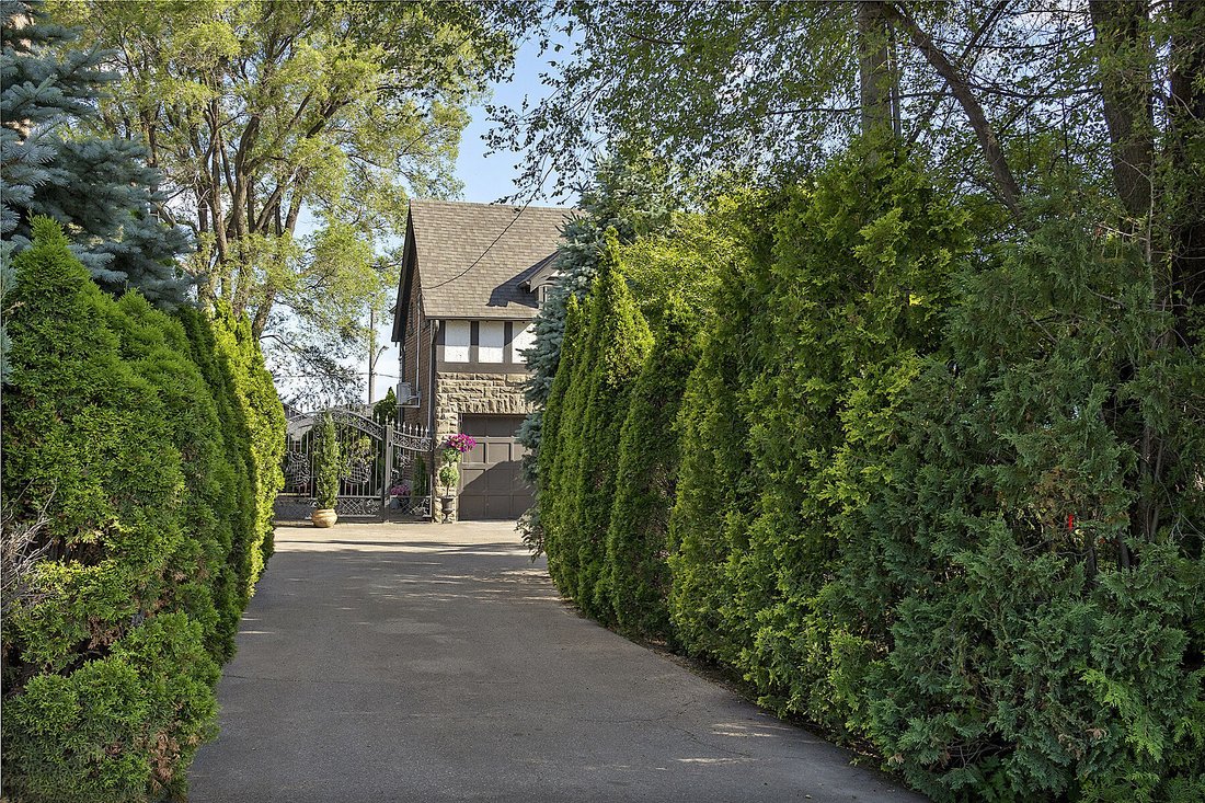 House in Toronto, Ontario, Canada 2 - 18223719