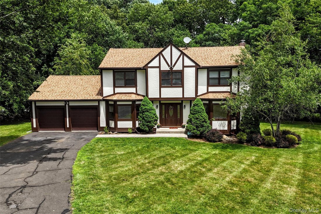 House in Montebello, New York, United States 1 - 18233773
