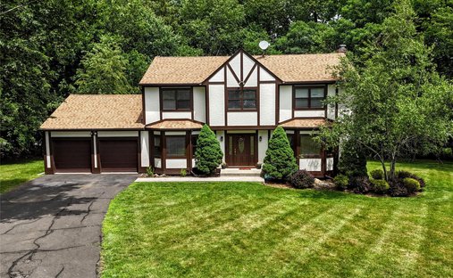 House in Montebello, New York, United States 1