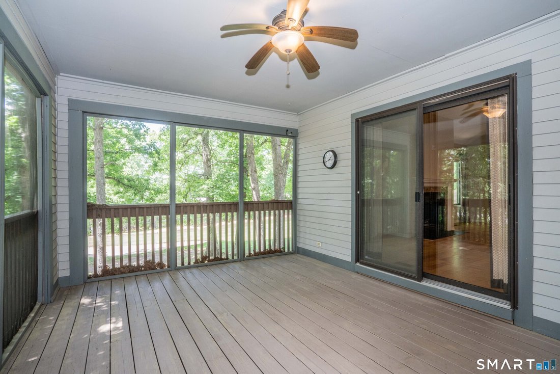 Condo in Avon, Connecticut, United States 5 - 18226132