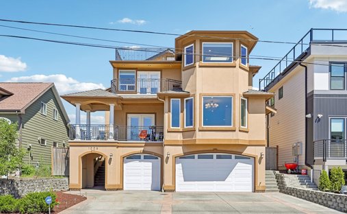House in Newcastle, Washington, United States 1