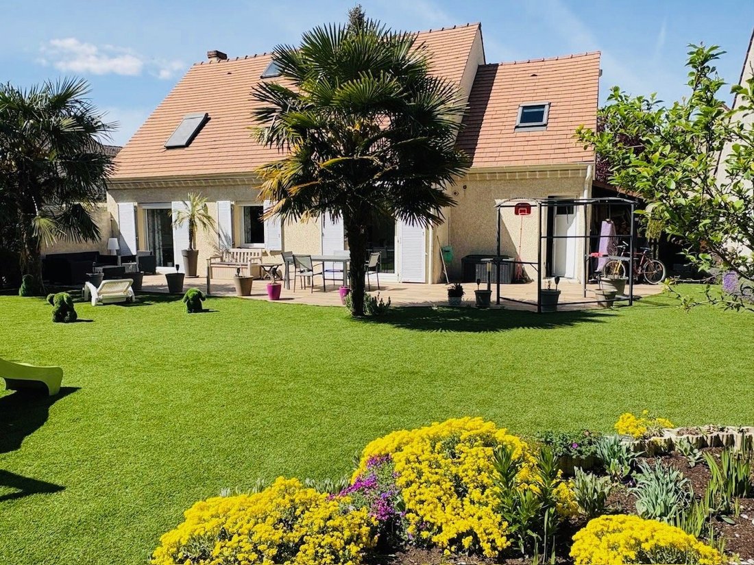 House in Poissy, Ile-de-France, France 1 - 18225750