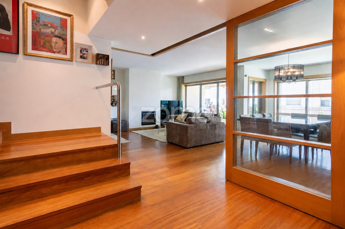 Apartment in Lordelo do Ouro e Massarelos, Porto District, Portugal 1 - 18227633