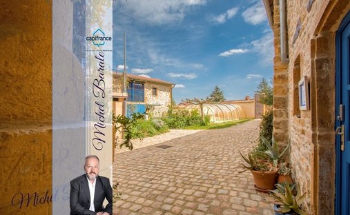 House in Saint-Germain-sur-l'Arbresle, Saint-Germain-Nuelles, France 1