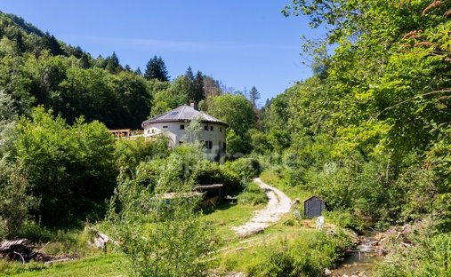 House in Saint-Cassin, Auvergne-Rhône-Alpes, France 1
