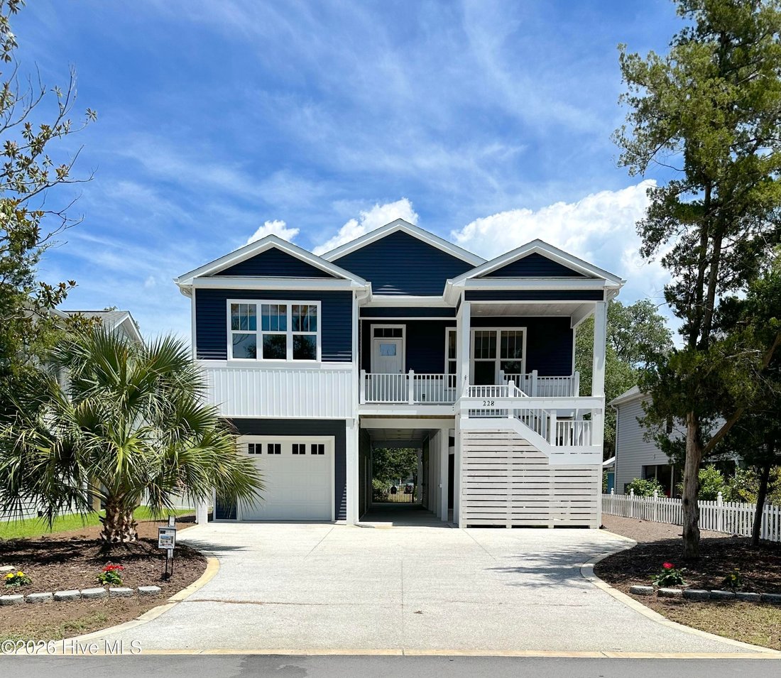 House in Oak Island, North Carolina, United States 1 - 17613463