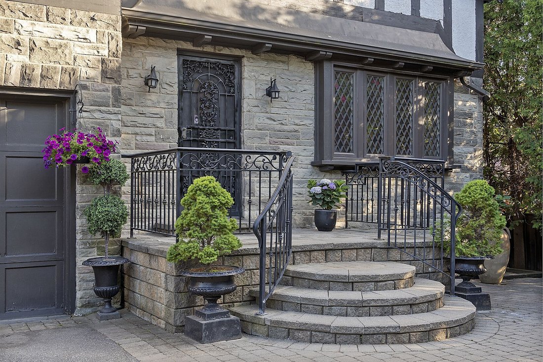 House in Toronto, Ontario, Canada 5 - 18223719