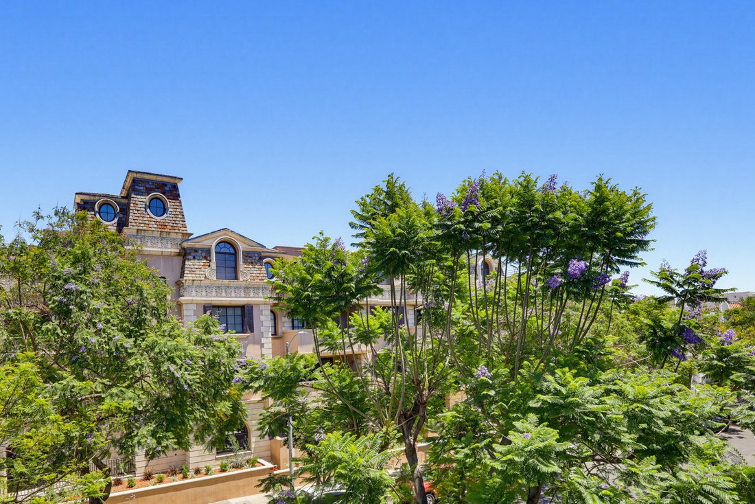 Condo in Los Angeles, California, United States 5 - 18230337