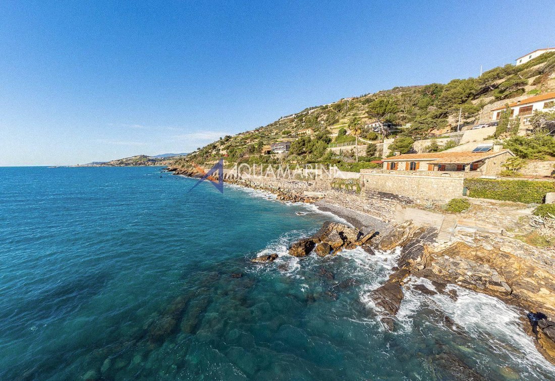 Chalet in Cipressa, Liguria, Italy 1 - 18225413