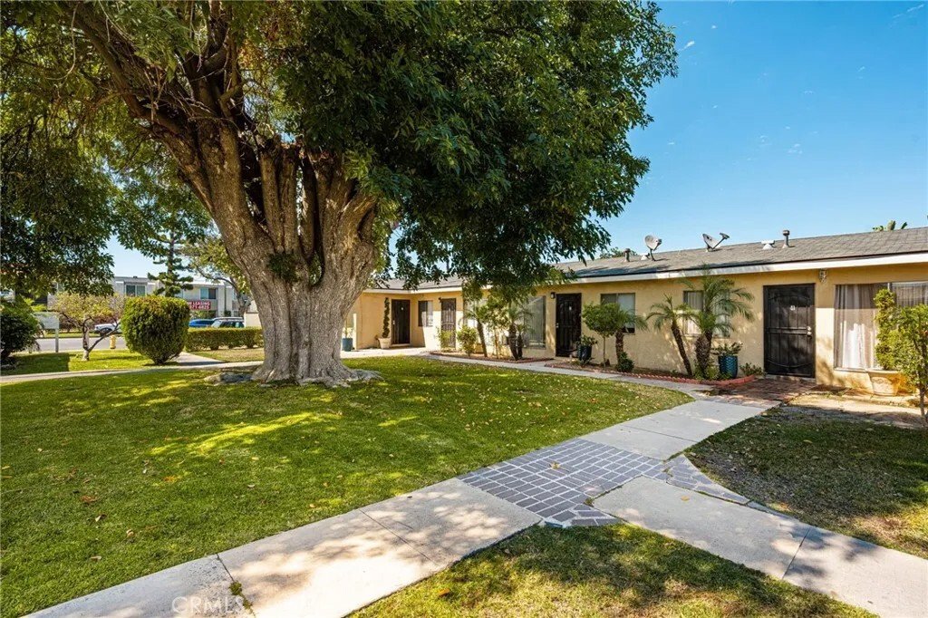 Orange, California, United States 1 - 18229744