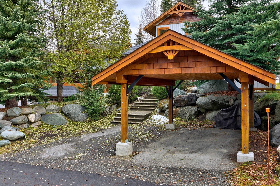 House in Sun Peaks, British Columbia, Canada 3 - 17714737
