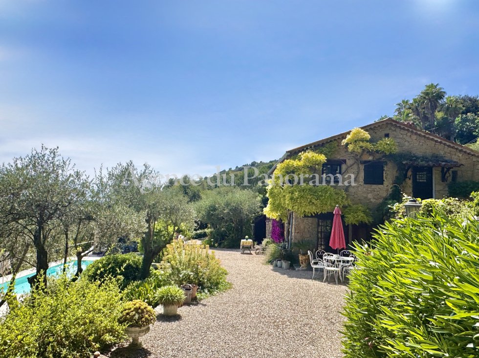 Villa in Le Tignet, Provence-Alpes-Côte d'Azur, France 1 - 18226083
