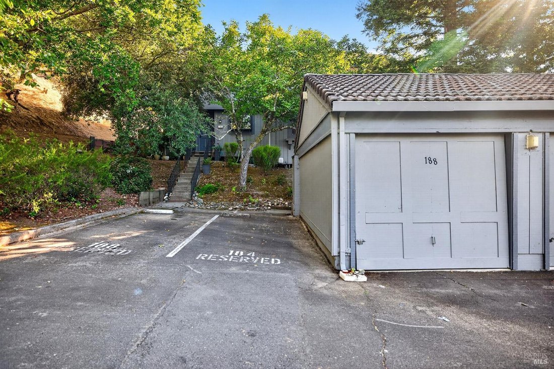 Condo in Novato, California, United States 4 - 18227230
