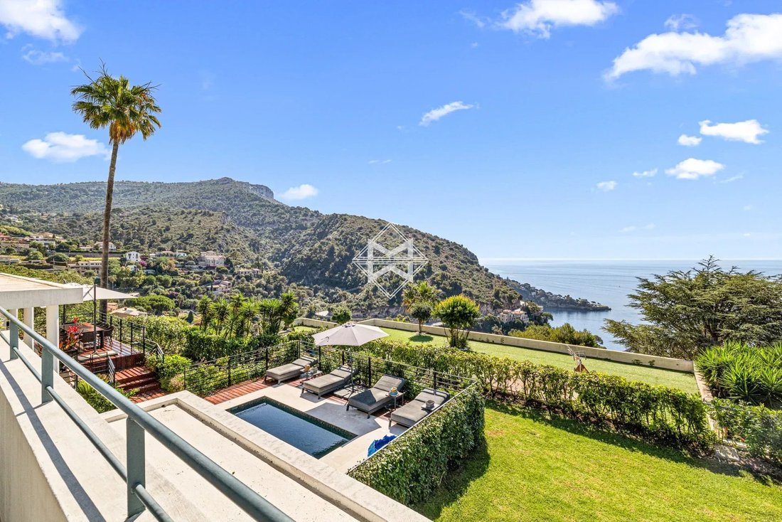 Villa in Èze, Provence-Alpes-Côte d'Azur, France 1 - 18230956