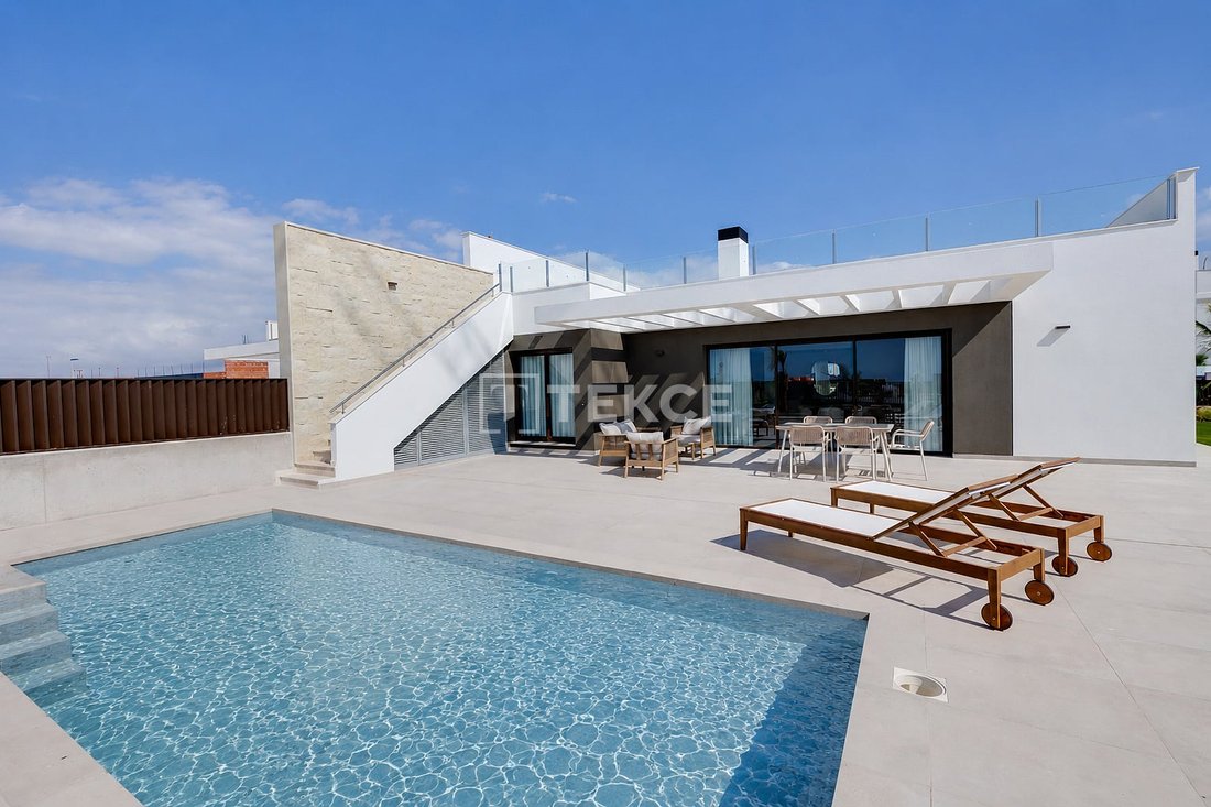 Villa in Mutxamel, Valencian Community, Spain 1 - 18227410