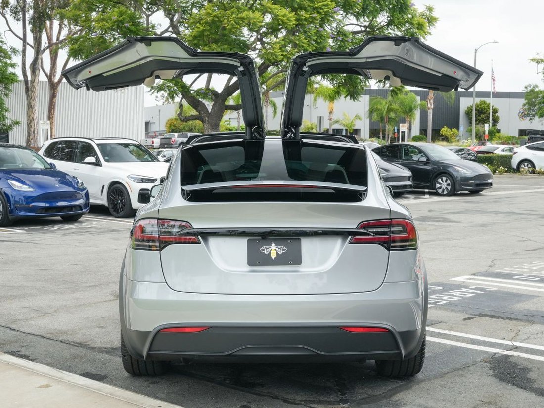 Suv in Costa Mesa, CA, United States 3 - 18214172