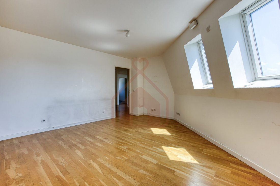 Apartment in Barnufles, Le Kremlin-Bicetre, France 4 - 18229247