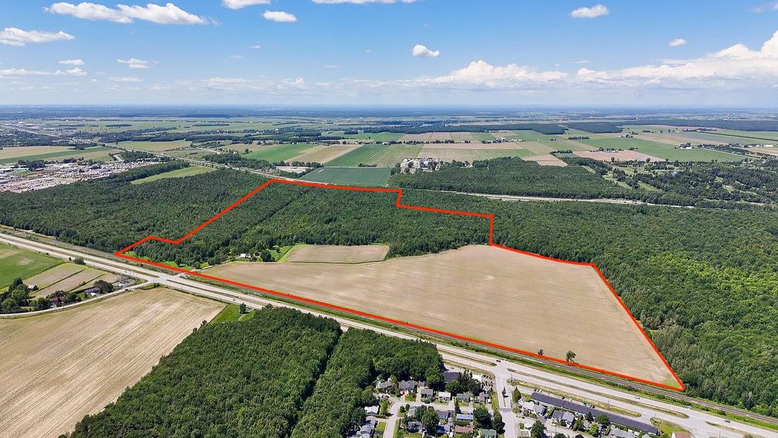 Land in Sainte-Marie-Madeleine, Quebec, Canada 1 - 17237172
