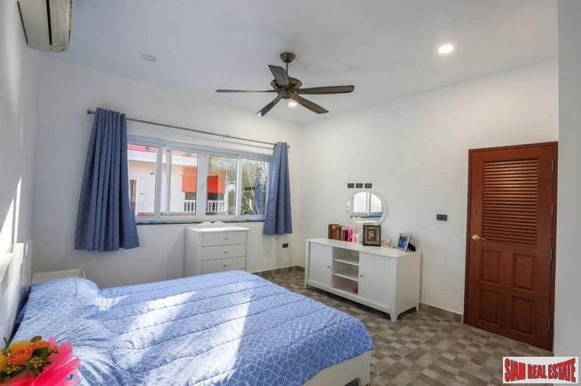 Bungalow in Pong, Chon Buri, Thailand 4 - 18228073
