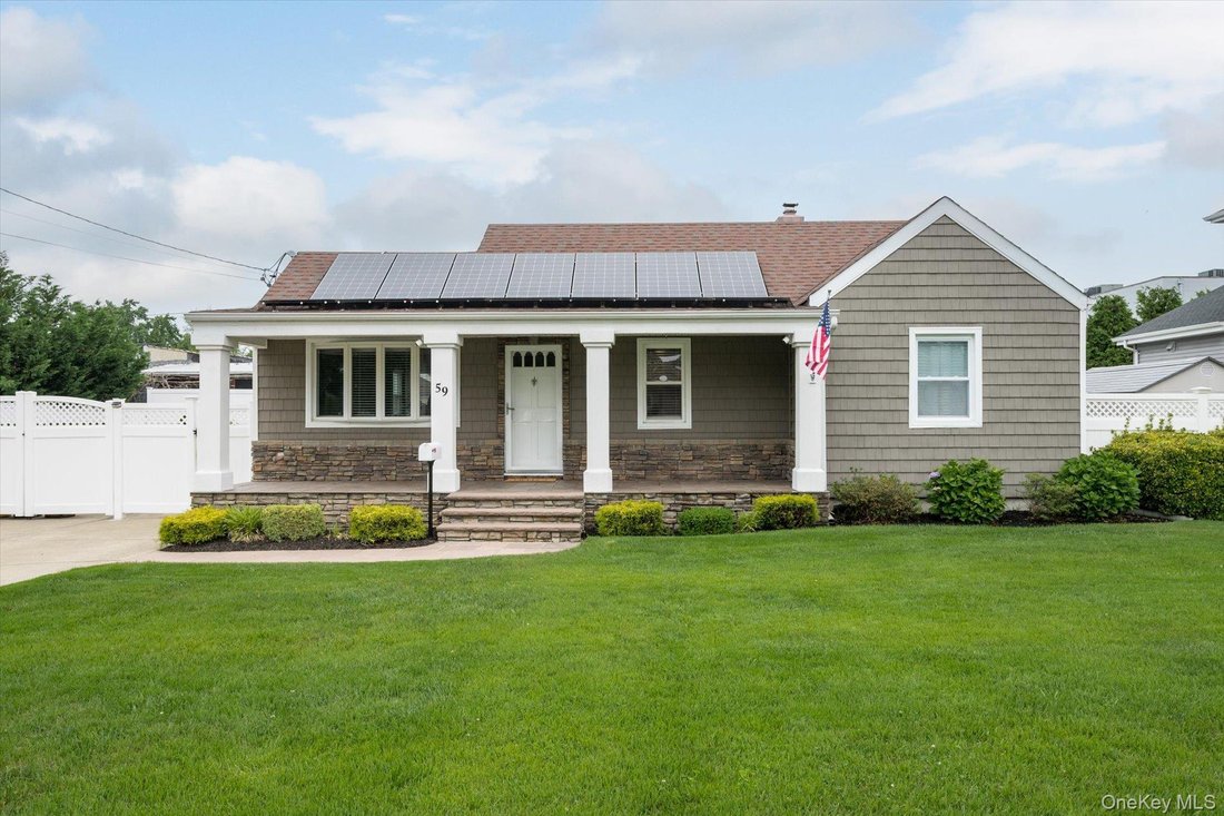 House in West Babylon, New York, United States 1 - 18228863