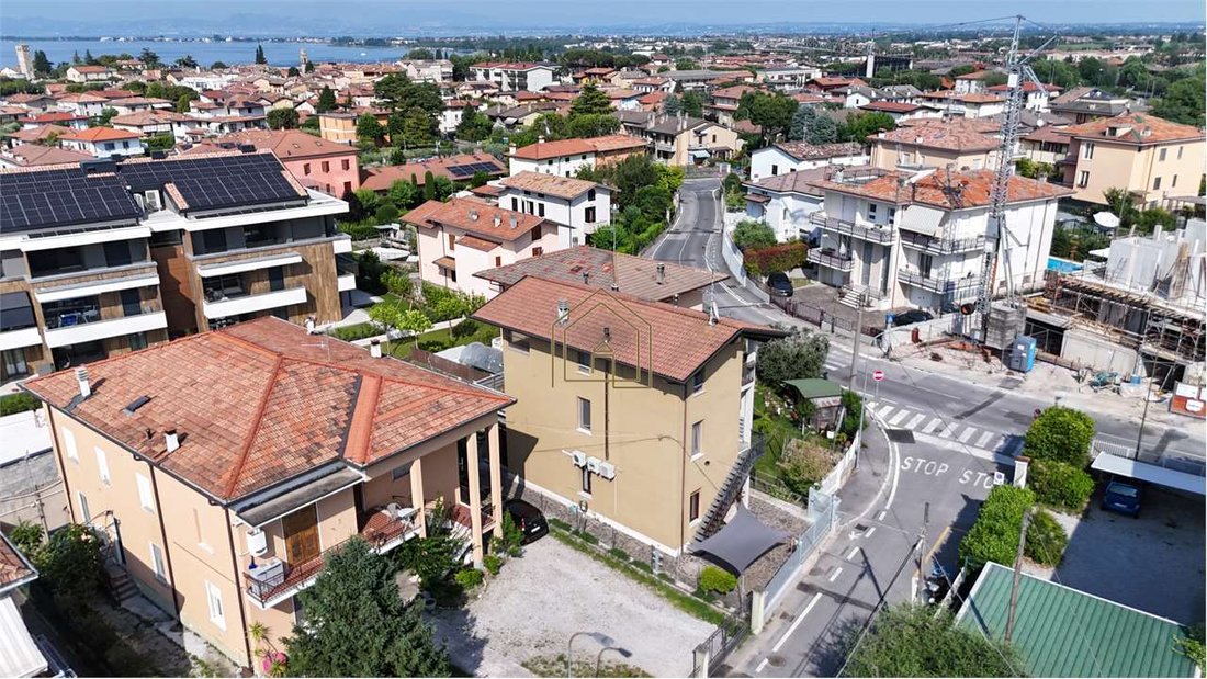 Villa in Rivoltella, Desenzano del Garda, Lombardy 3 - 18225809