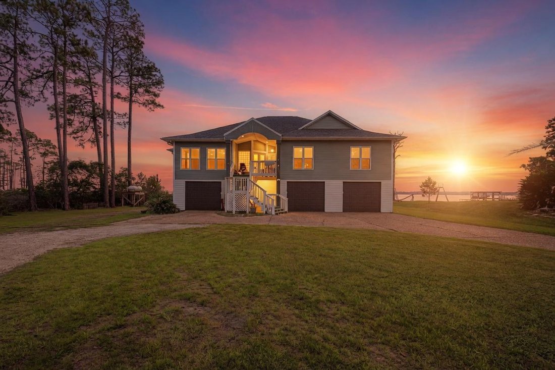 House in Milton, Florida, United States 1 - 18223483