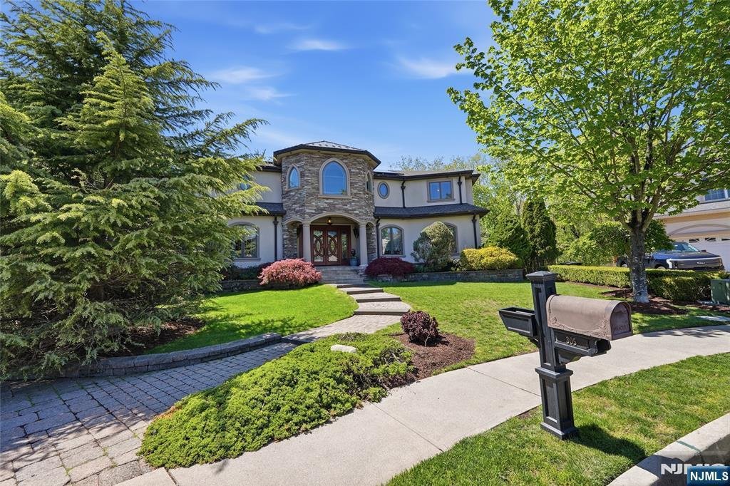House in Paramus, New Jersey, United States 2 - 17800574