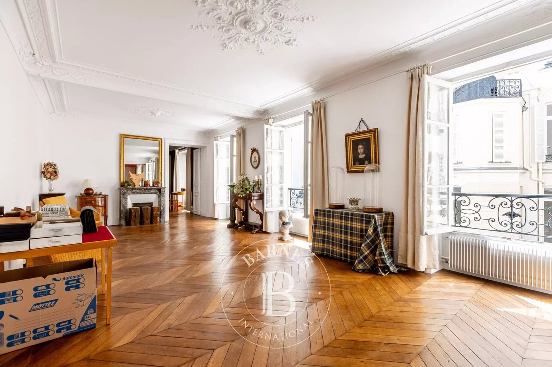 Apartment in Saint Philippe du Roule, Paris 8e Arrondissement, Paris 3 - 18227564