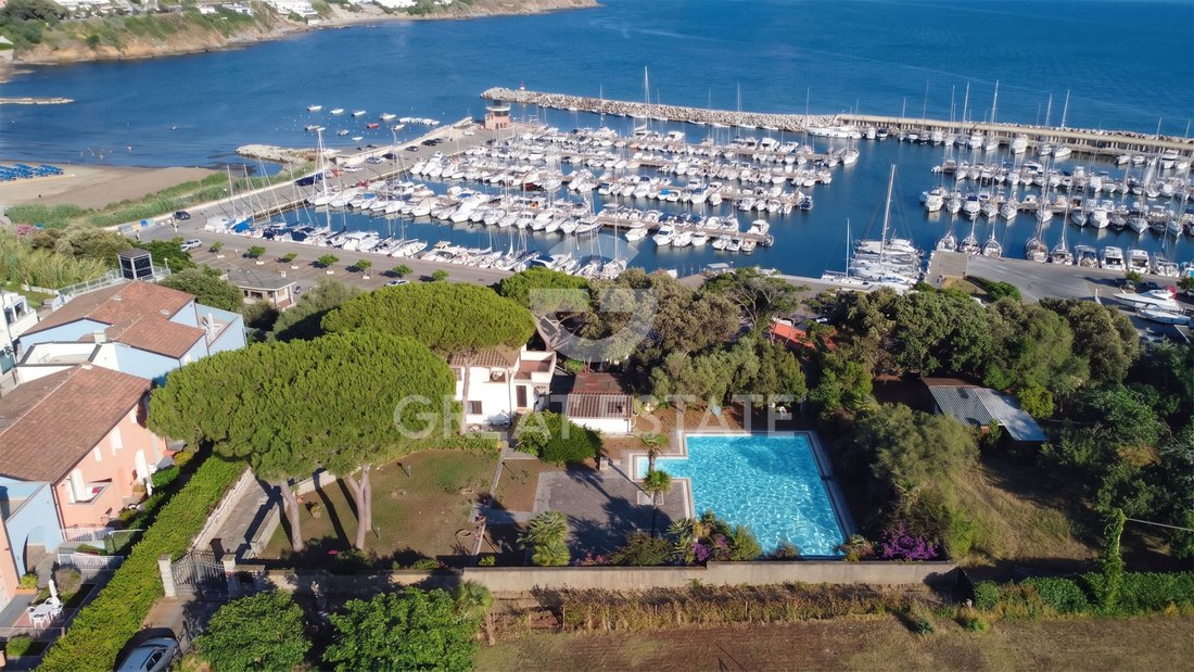 Estate in Center, Piombino, Tuscany 1 - 18204444