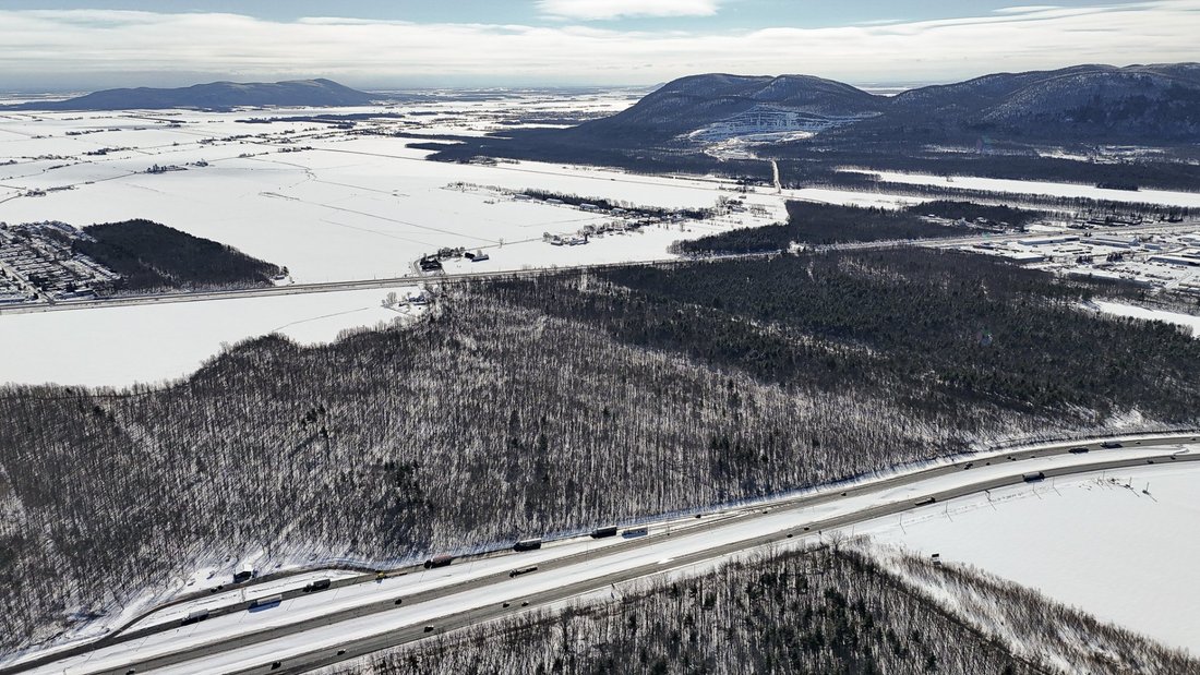 Land in Sainte-Marie-Madeleine, Quebec, Canada 4 - 17237172