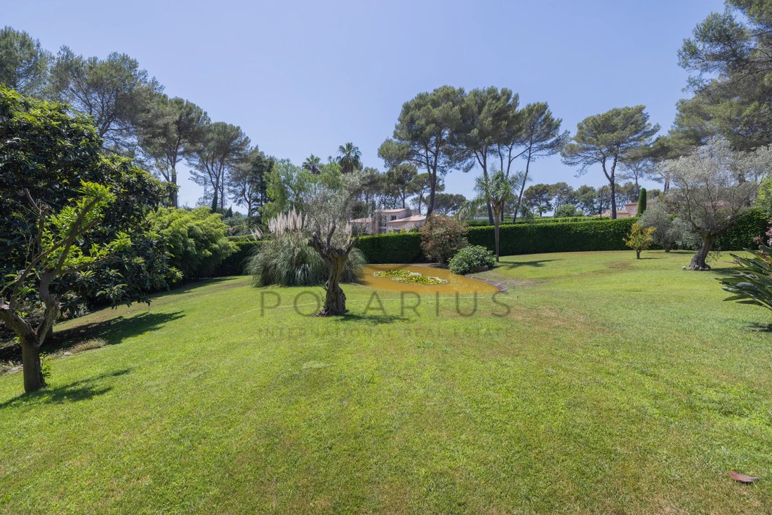 Villa in Mougins, Provence-Alpes-Côte d'Azur, France 2 - 18227385
