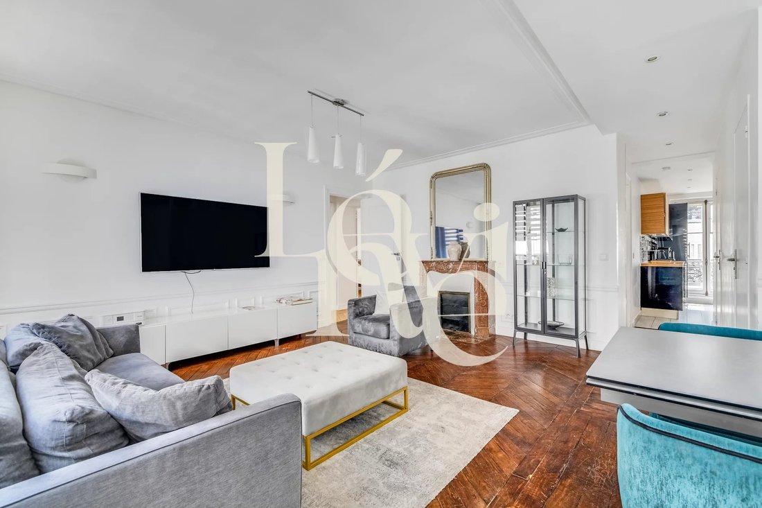 Apartment in Saint Philippe du Roule, Paris 8e Arrondissement, Paris 3 - 18230420