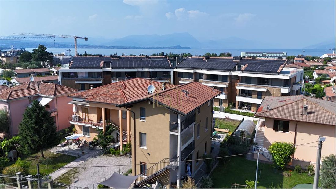 Villa in Rivoltella, Desenzano del Garda, Lombardy 2 - 18225809