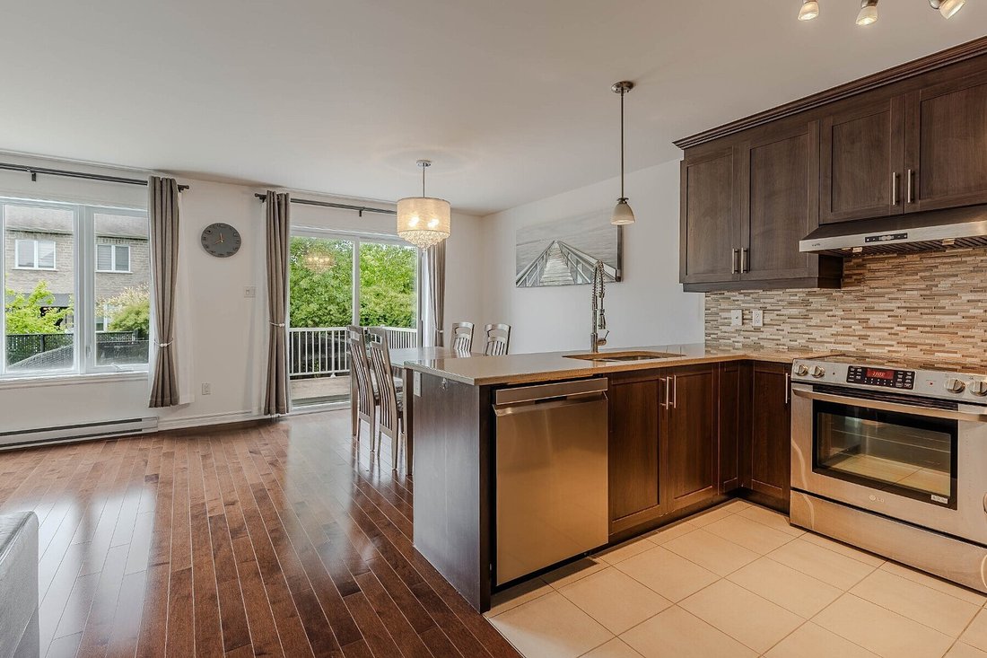 House in Brossard, Quebec, Canada 2 - 18227122
