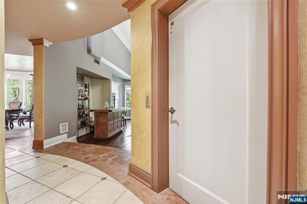 House in Paramus, New Jersey, United States 4 - 17800574
