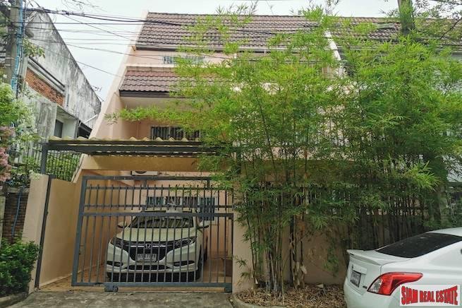 Townhouse in Bangkok, Bangkok, Thailand 1 - 18228079