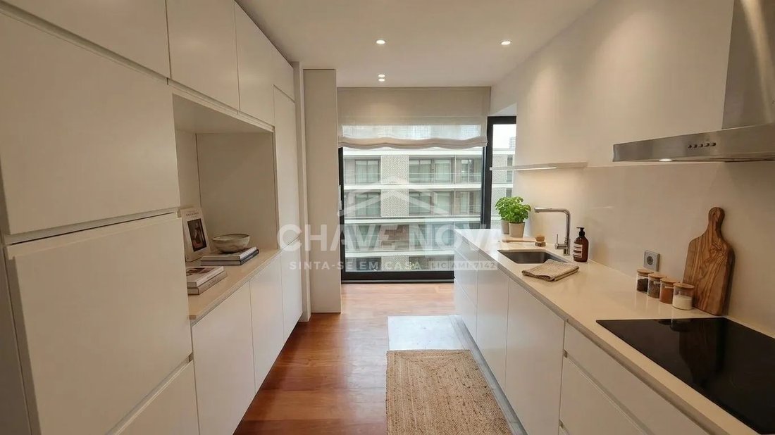 Apartment in Santa Marinha e Sao Pedro da Afurada, Porto District, Portugal 1 - 18230374