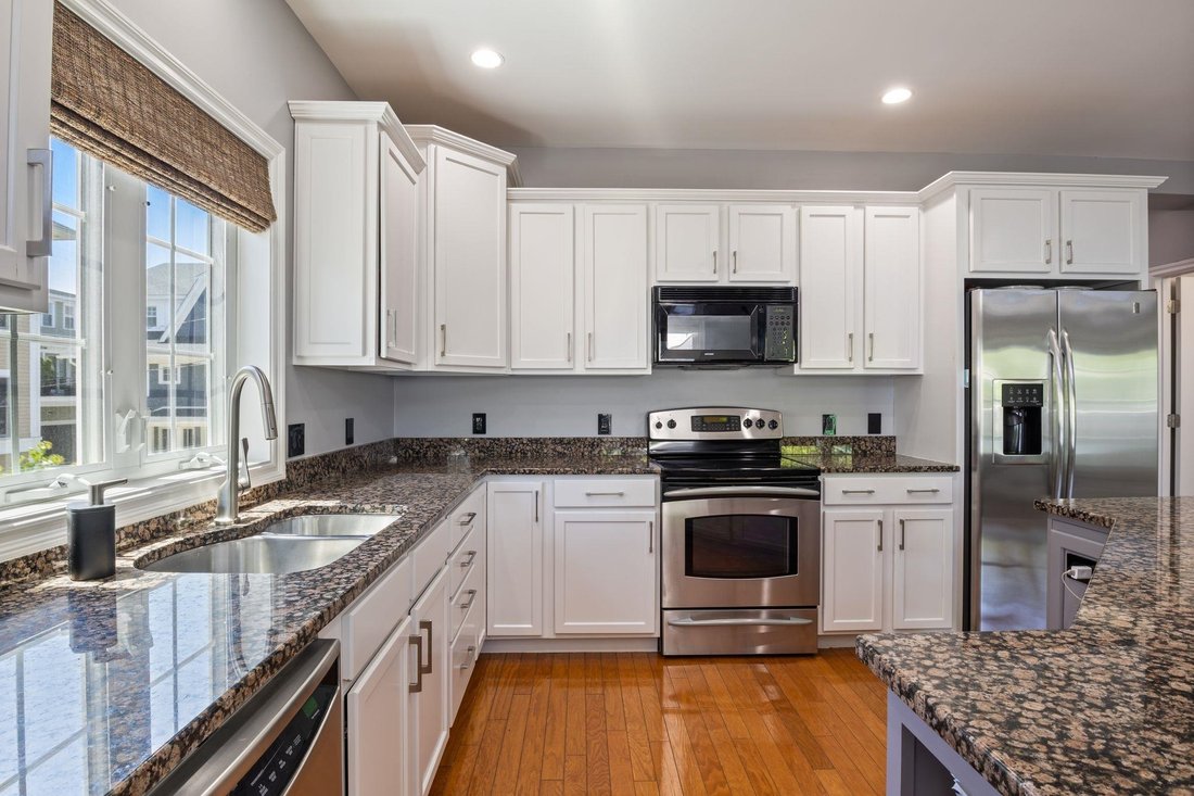 Condo in Portsmouth, New Hampshire, United States 5 - 18226778