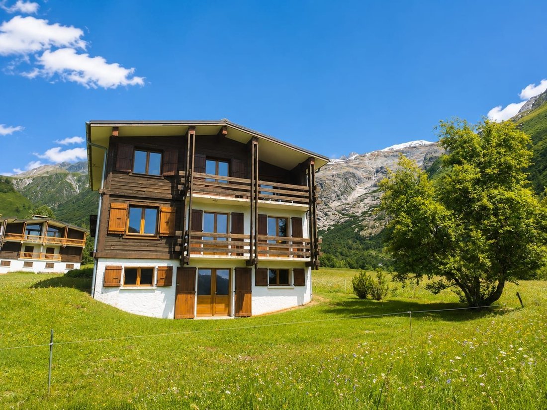 Chalet in Chamonix-Mont-Blanc, Auvergne-Rhône-Alpes, France 1 - 17735344