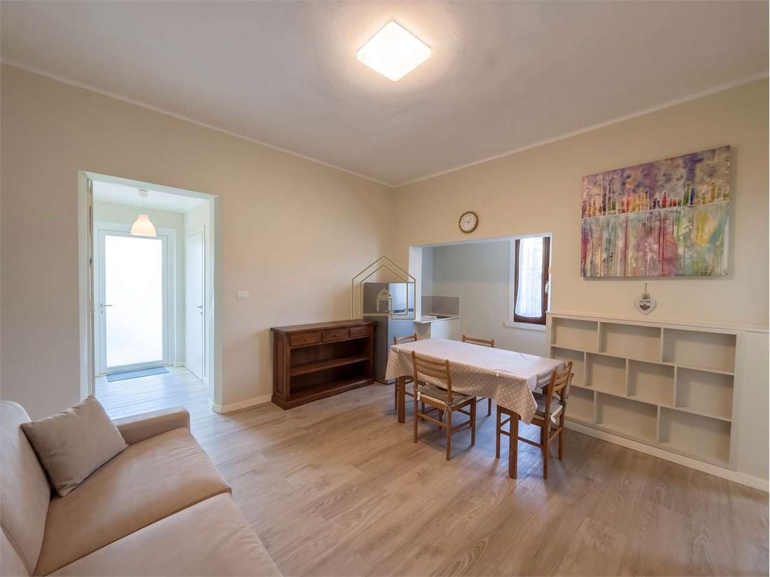 Villa in Rivoltella, Desenzano del Garda, Lombardy 4 - 18225809