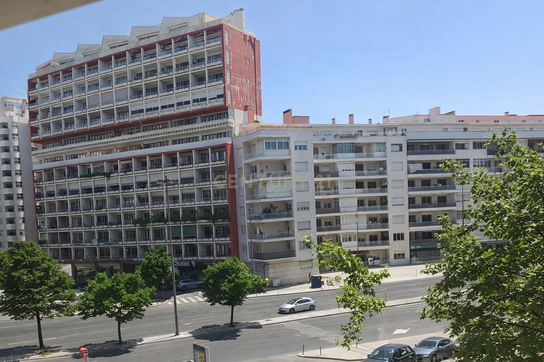 Apartment in Alvalade, Lisbon, Portugal 2 - 18227200