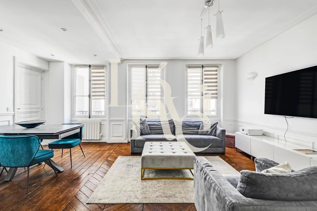 Apartment in Saint Philippe du Roule, Paris 8e Arrondissement, Paris 2 - 18230420
